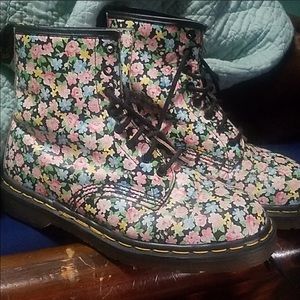 COPY - Vintage Floral Dr. Martens